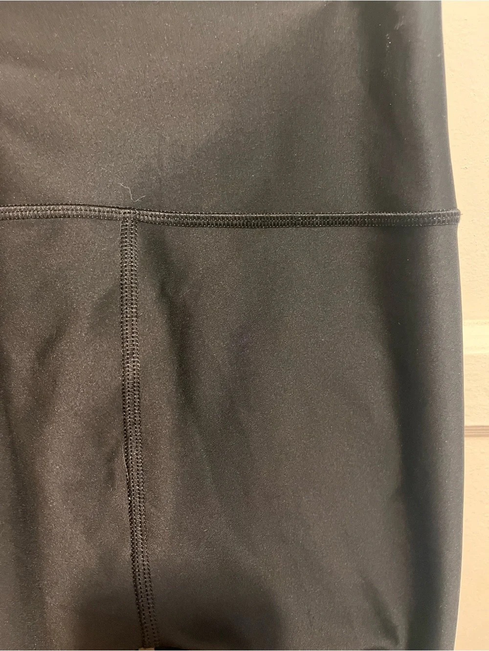 ALO Yoga sleek black